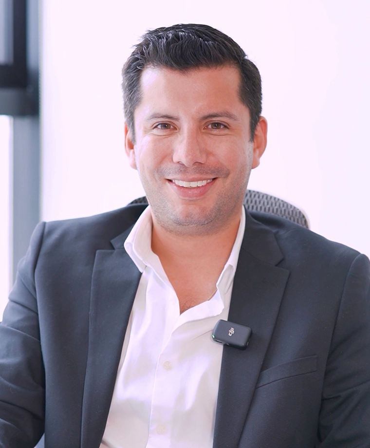 Dr. Illich Navarro is a board certified plastic surgeon in Tijuana, Mexico.